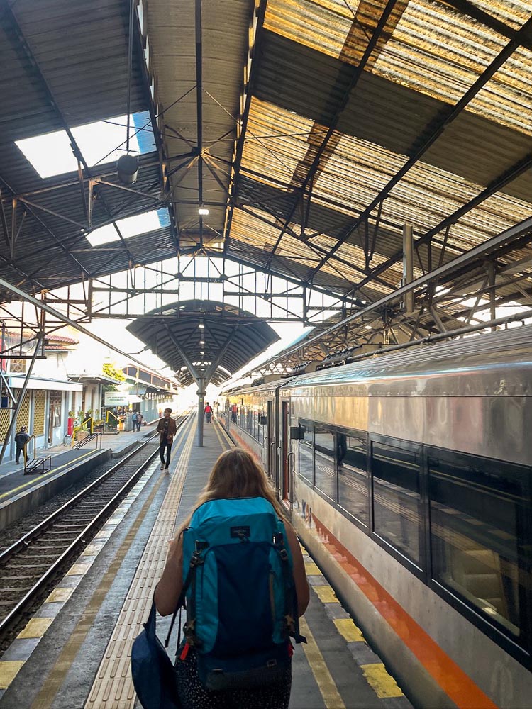 Foto trein station Java reisroute